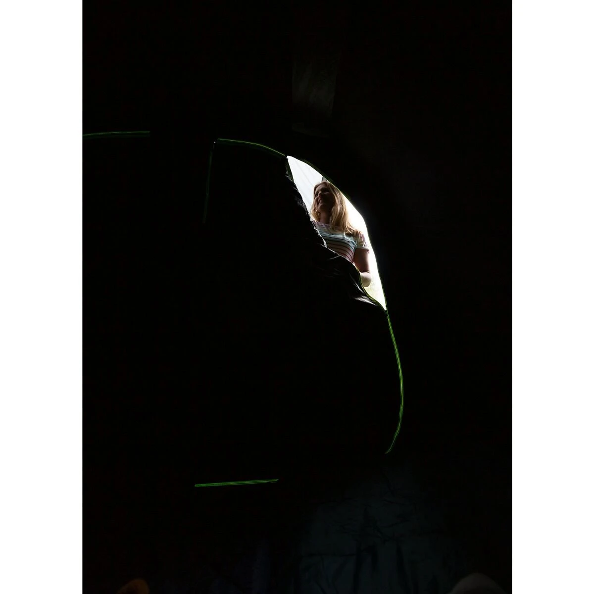 Coleman Valdes Deluxe 4xl Air Blackout Tent 4 Coleman Valdes Deluxe 4xl Air Blackout Tent - Image 4