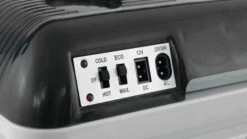 Easy Camp Chilly 12V230V Coolbox 24L 9 Easy Camp Chilly 12V230V Coolbox 24L -Vango Shop 600030 chilly 12v 230v coolbox 24 feature photo7